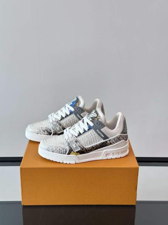 Picture of Louis Vuitton Shoes _SKULVsz38-46hnh055415601